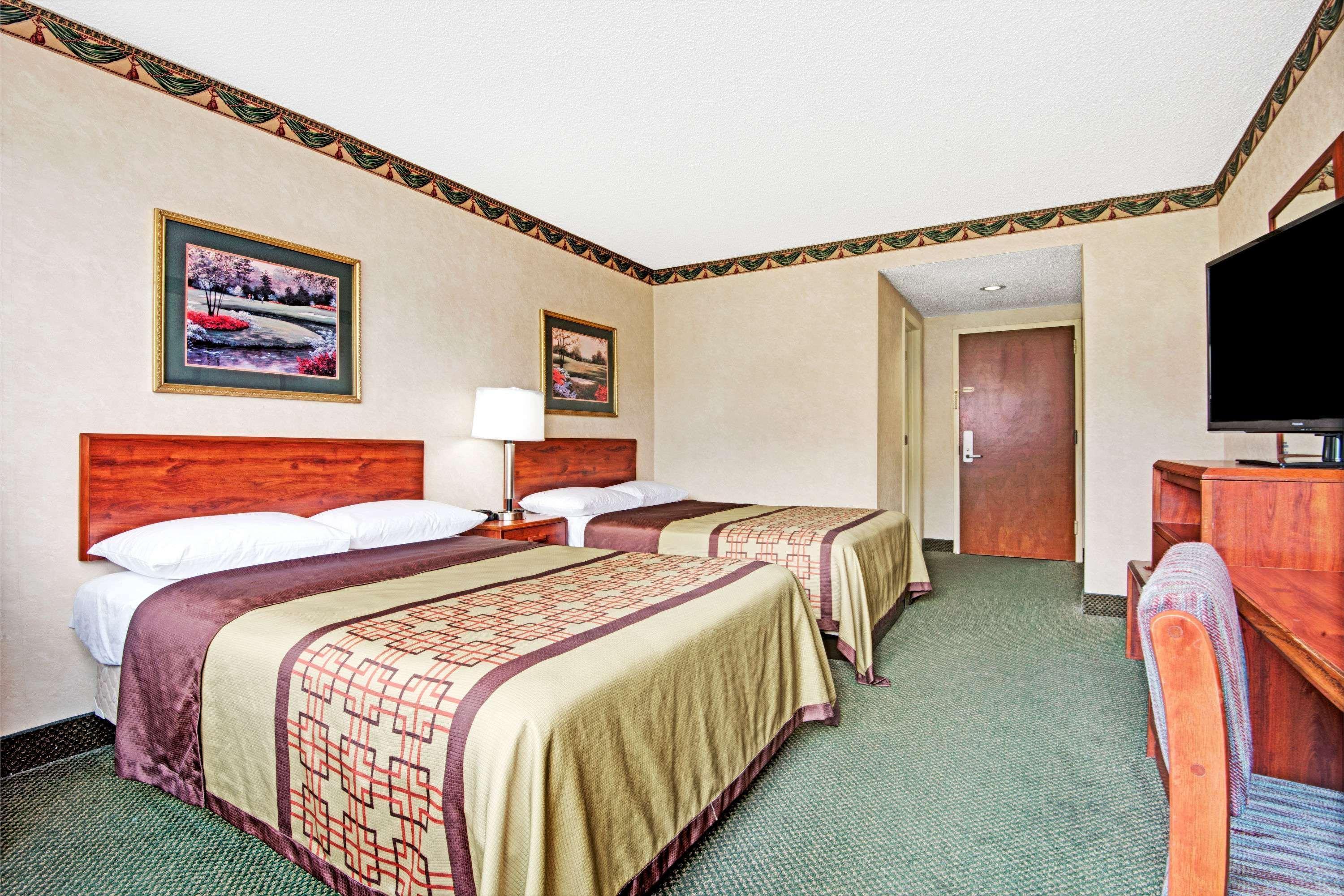 Hotel Super 8 By Wyndham Raleigh North East Exterior foto