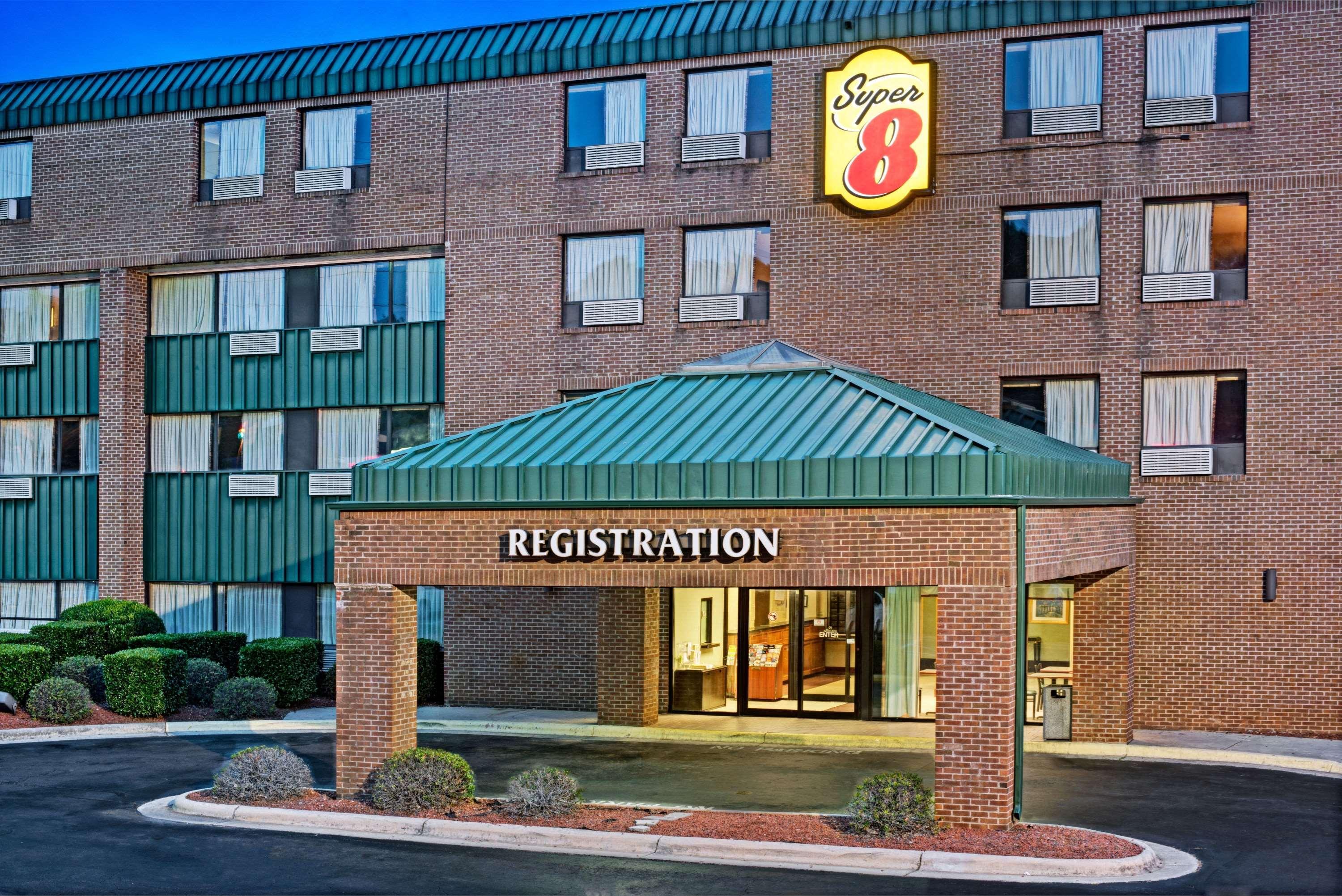 Hotel Super 8 By Wyndham Raleigh North East Exterior foto
